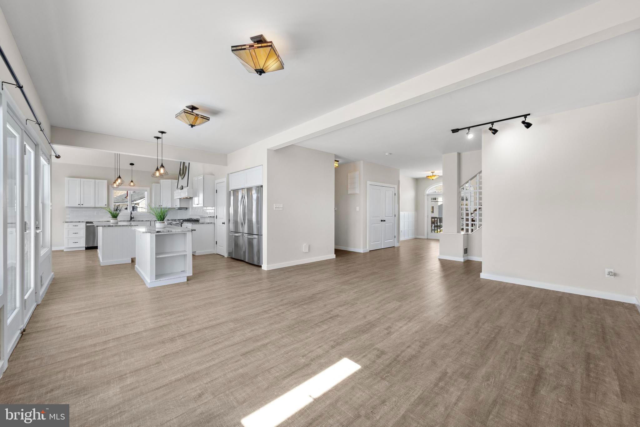 1169 Jennifer Ln