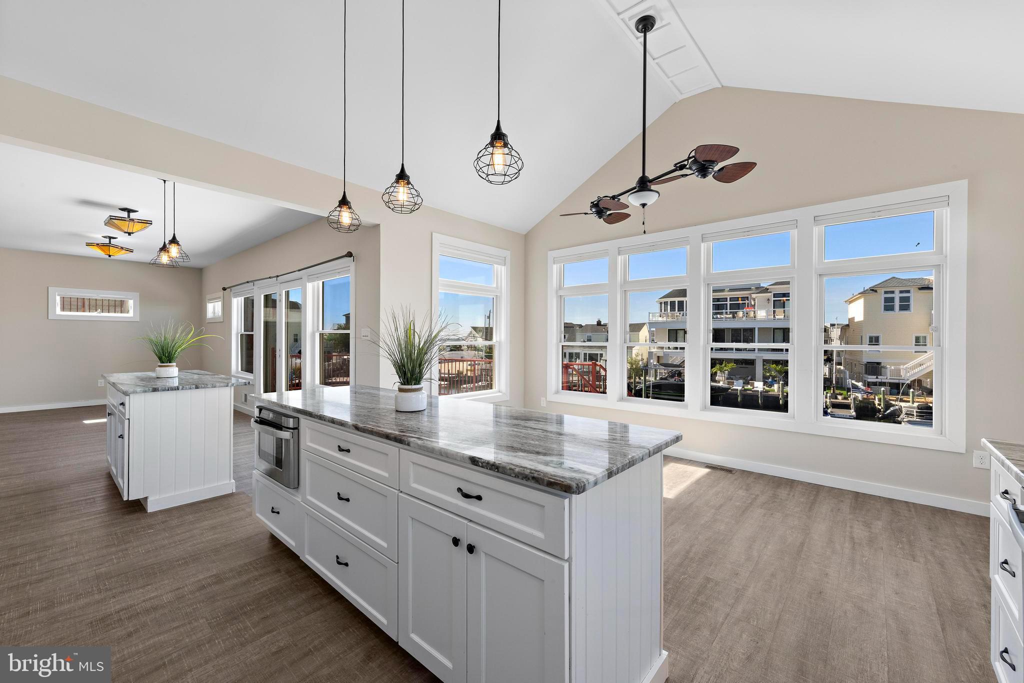 1169 Jennifer Ln