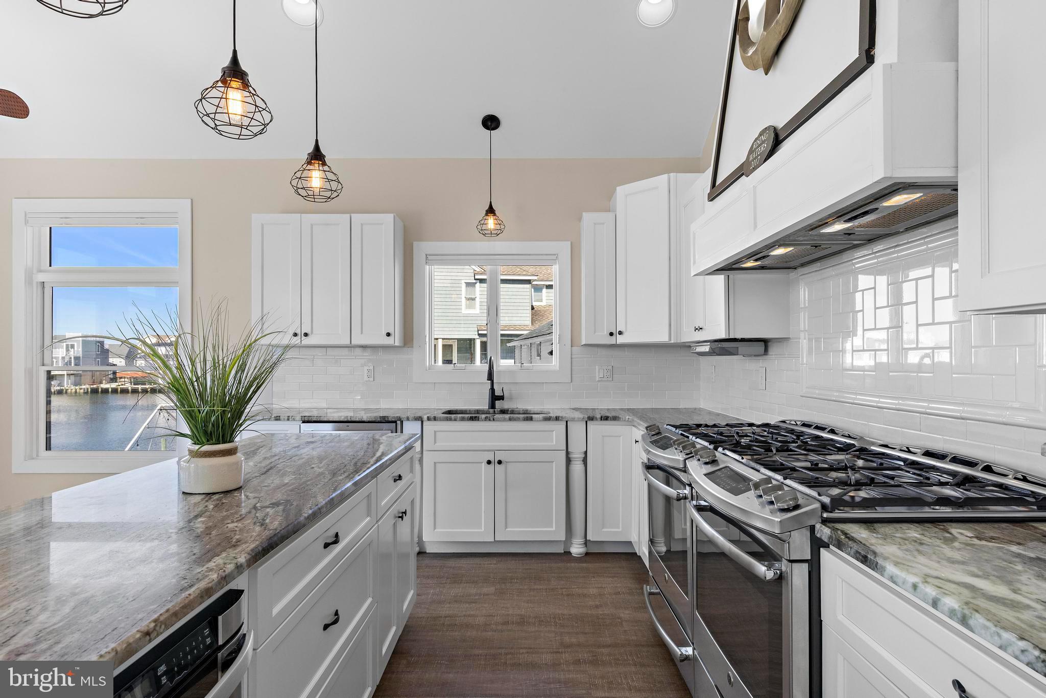 1169 Jennifer Ln