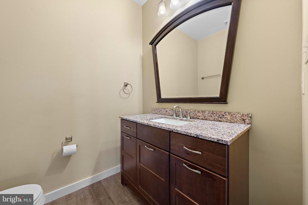 1169 Jennifer Ln