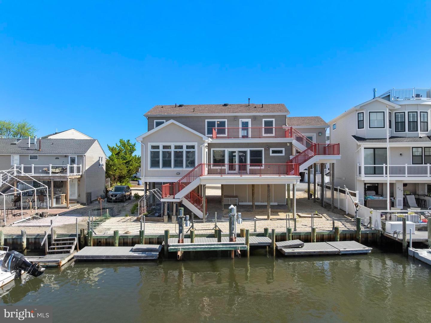 1169 Jennifer Ln
