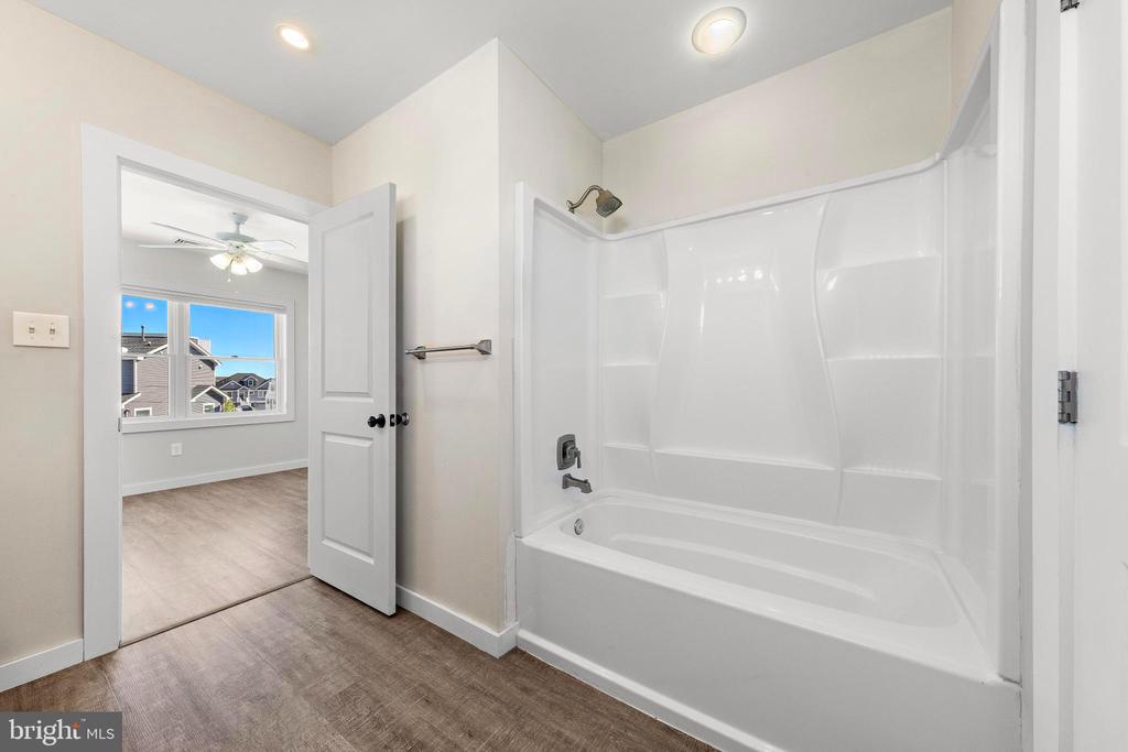1169 Jennifer Ln