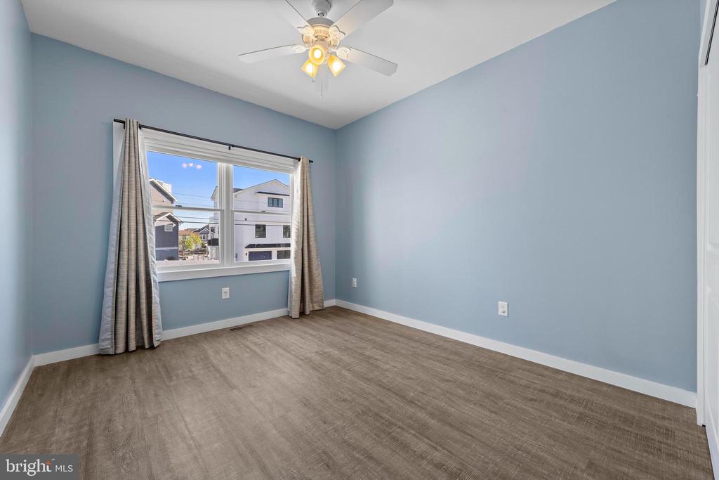 1169 Jennifer Ln