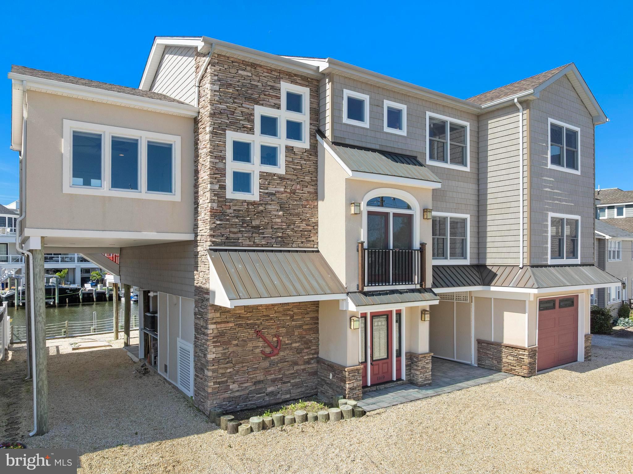 1169 Jennifer Ln