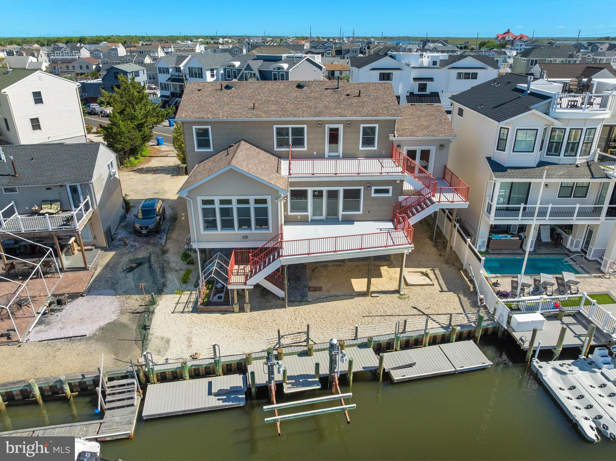 1169 Jennifer Ln