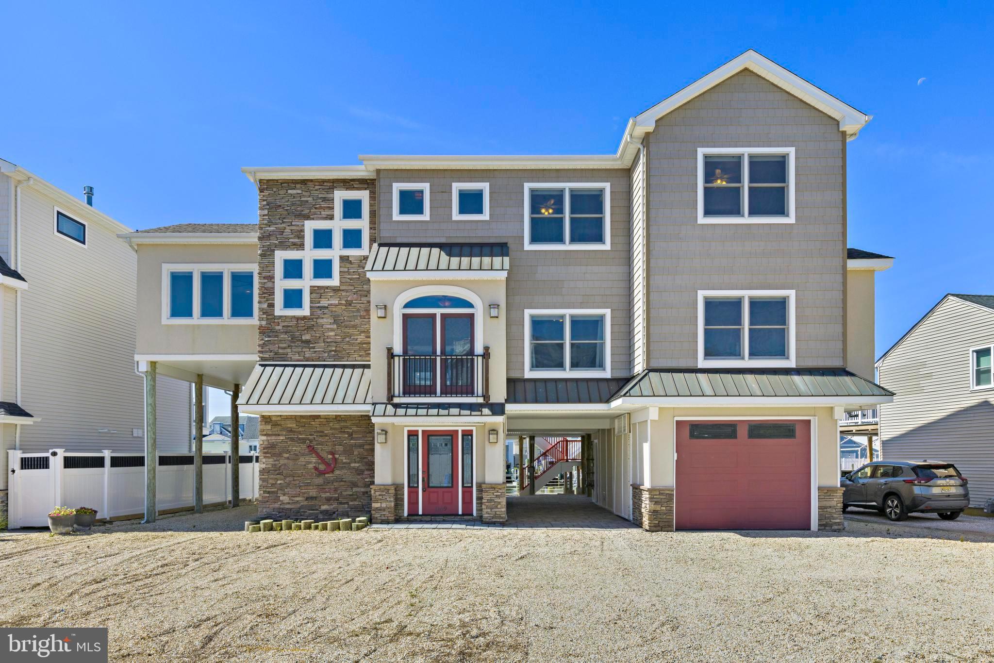 1169 Jennifer Ln