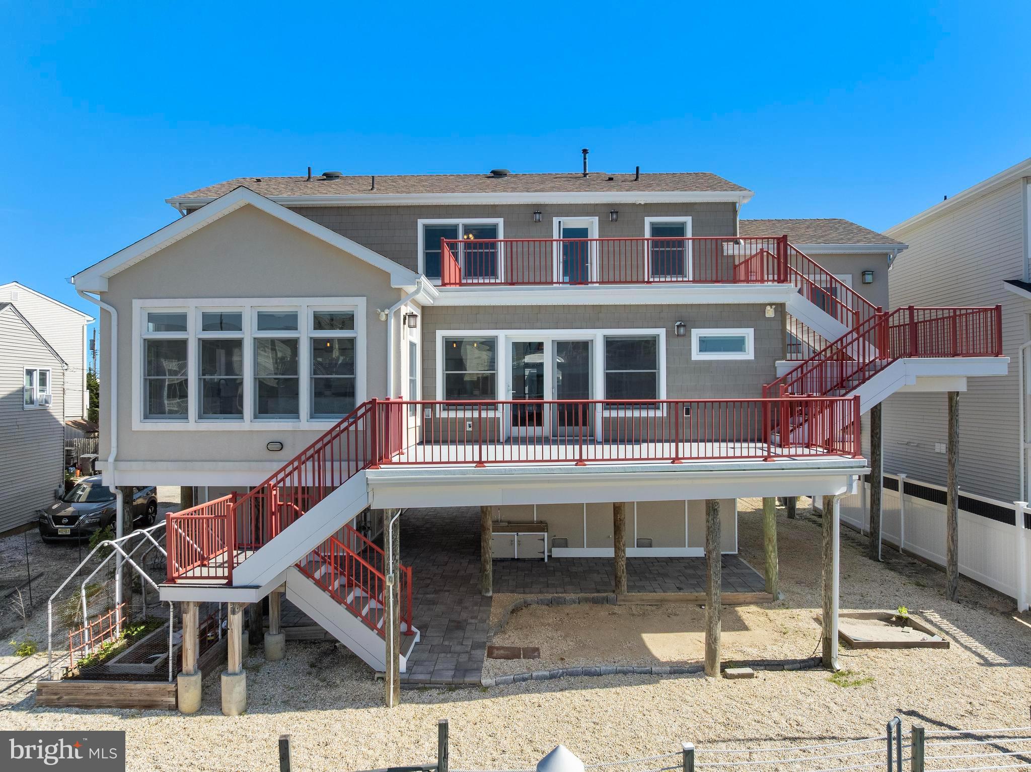 1169 Jennifer Ln