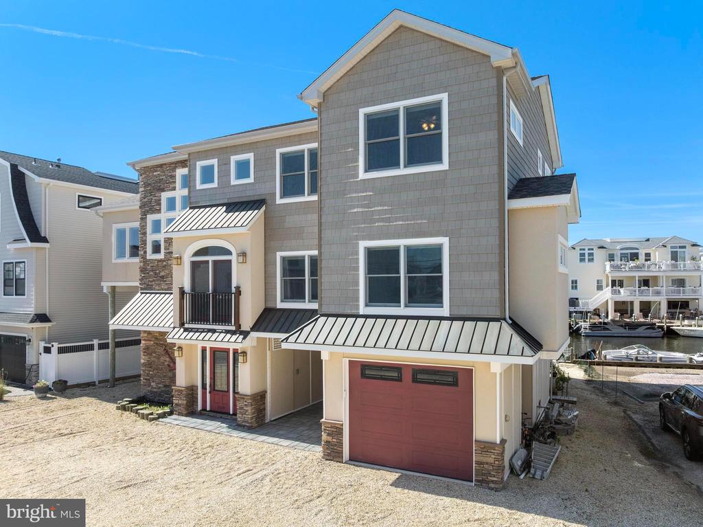 1169 Jennifer Ln