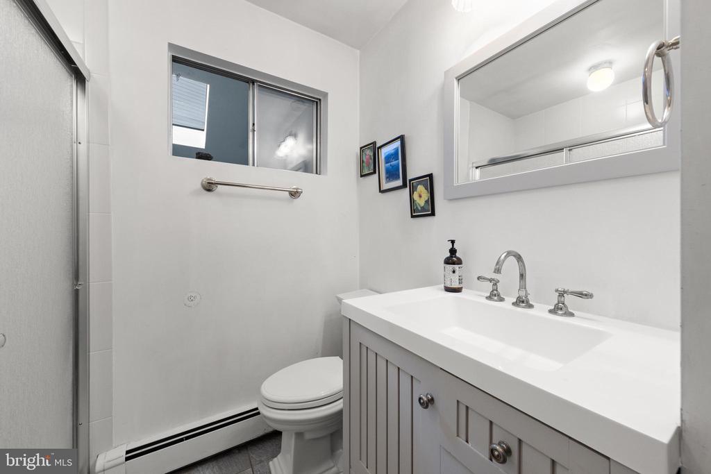 34 W GRANADA DRIVE