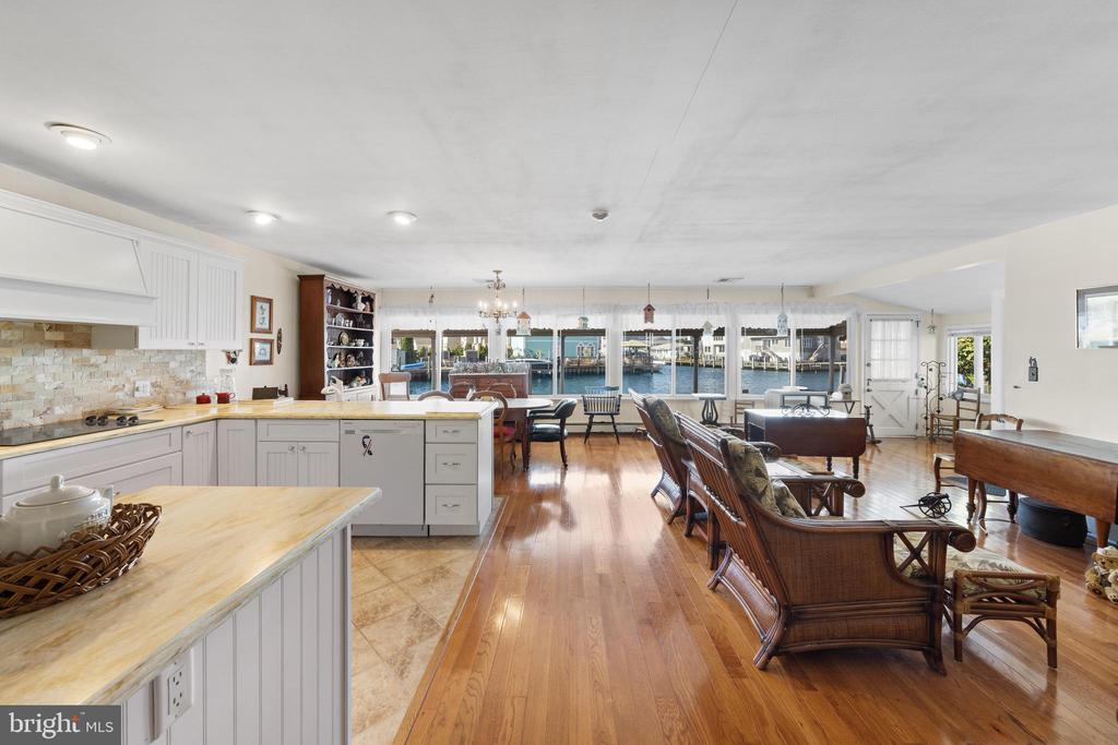 34 W GRANADA DRIVE