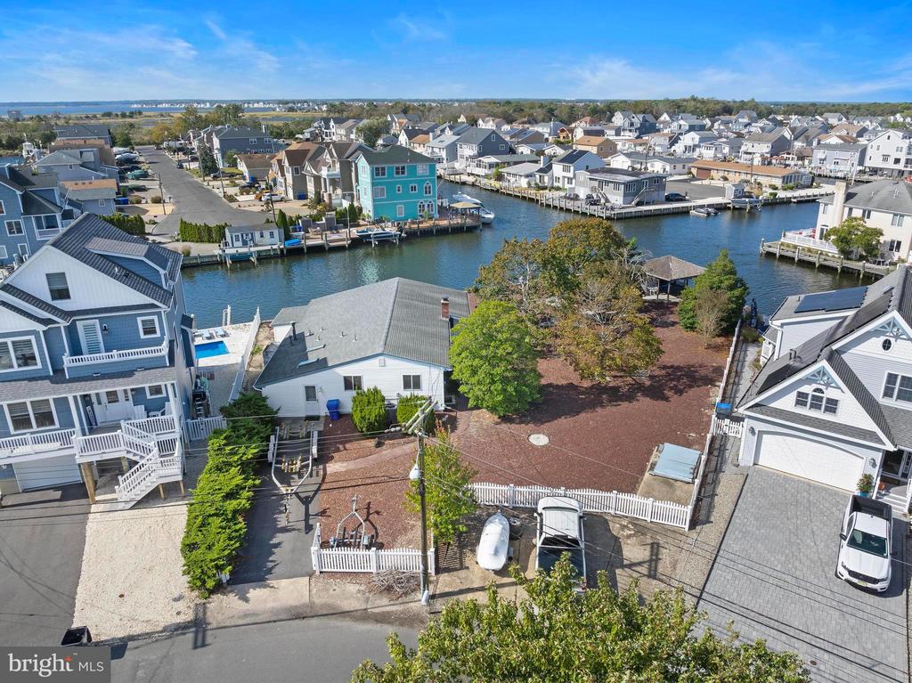 34 W GRANADA DRIVE