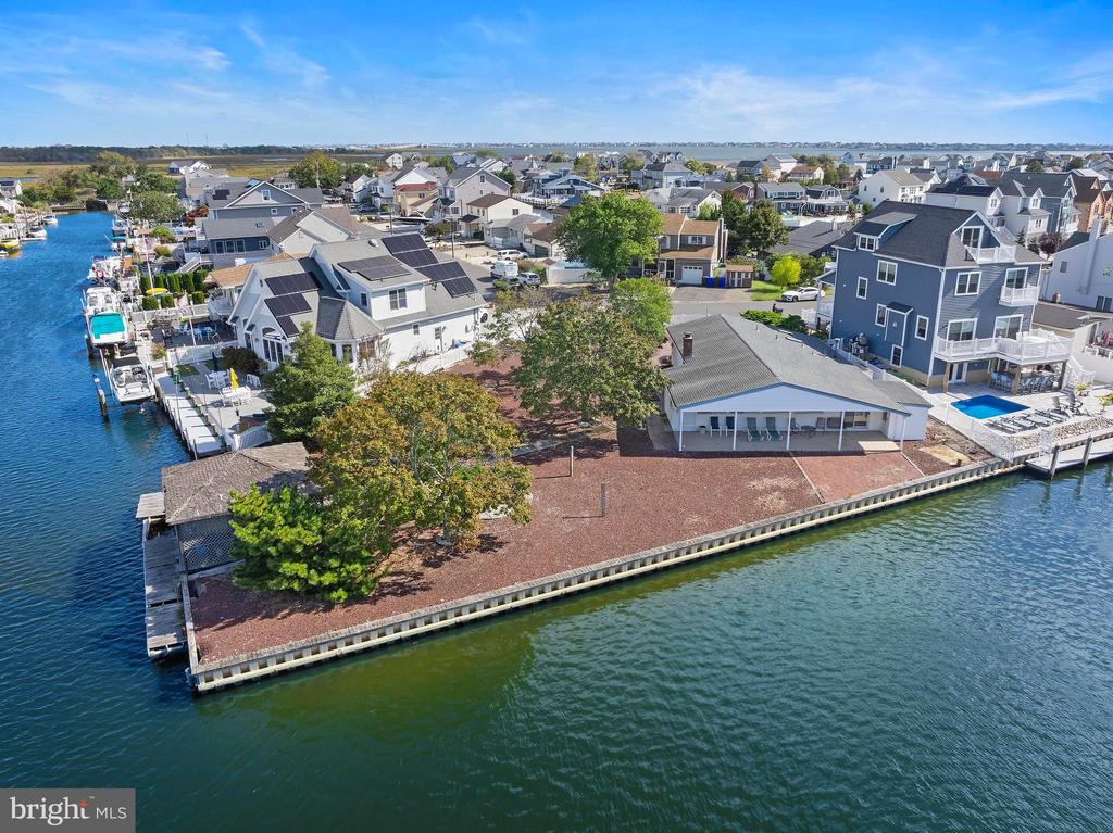 34 W GRANADA DRIVE