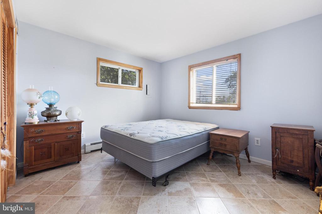 34 W GRANADA DRIVE