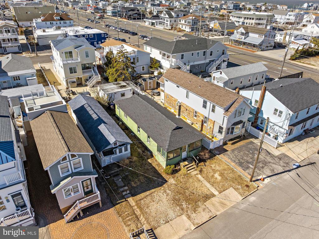 104 E 17TH STREET