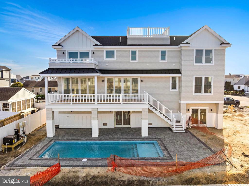 101 CLYDE LANE