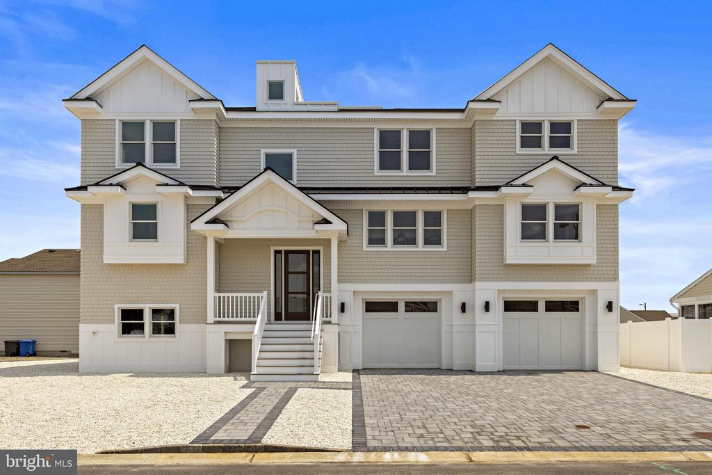 101 CLYDE LANE