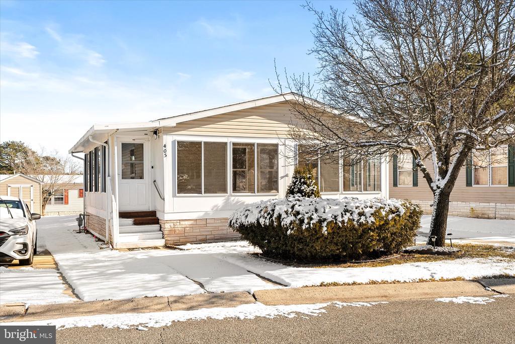 405 MAPLEHURST COURT