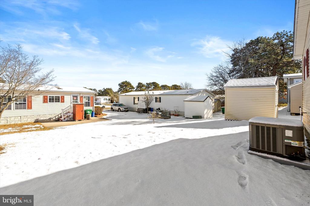 405 MAPLEHURST COURT