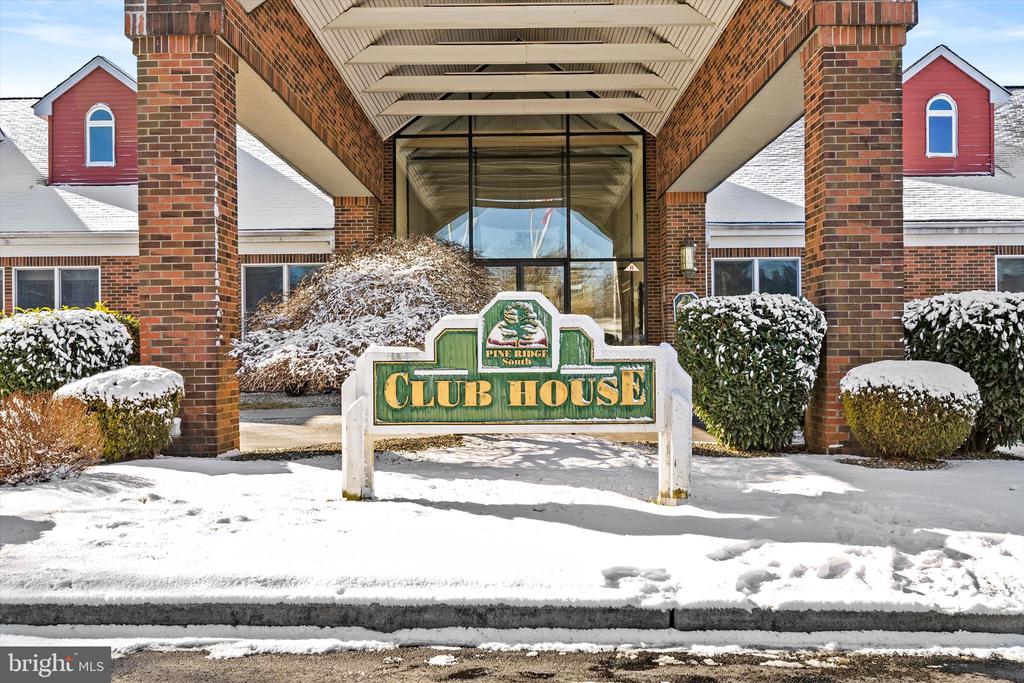 405 MAPLEHURST COURT