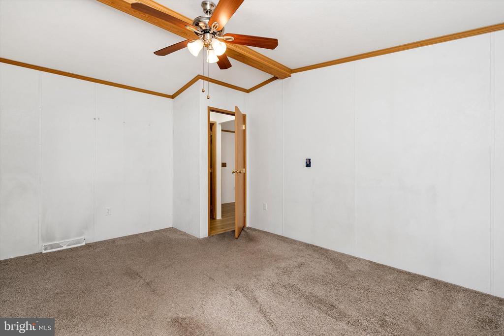 405 MAPLEHURST COURT