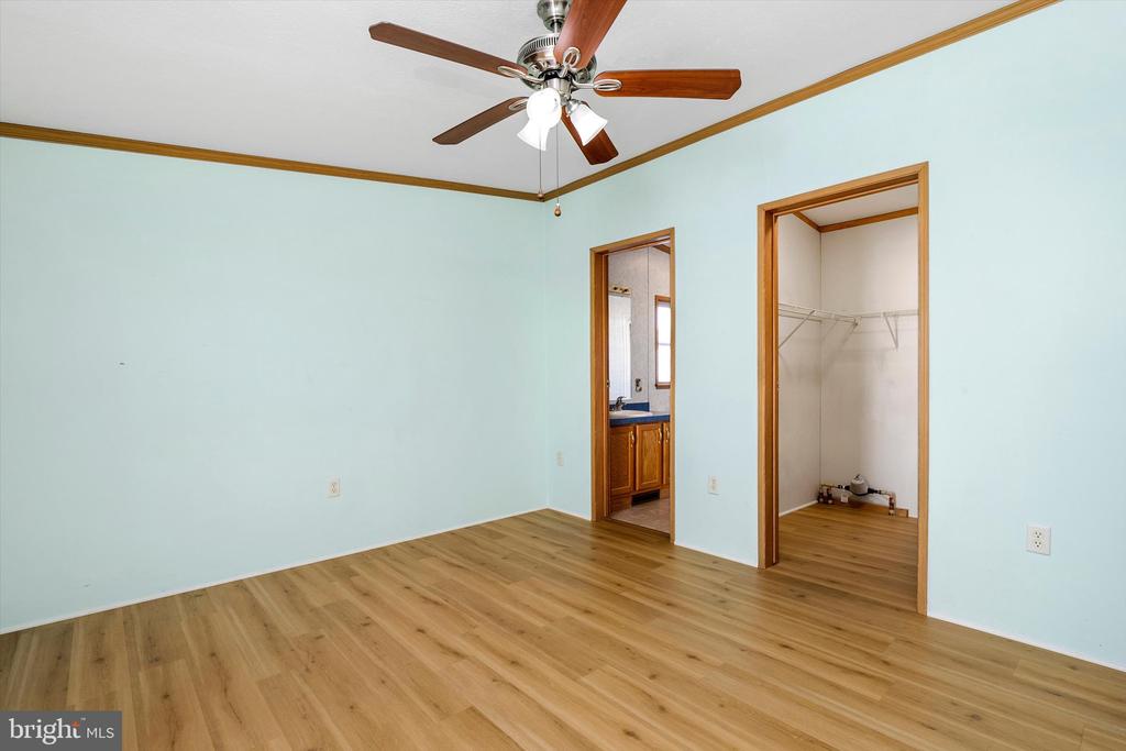 405 MAPLEHURST COURT