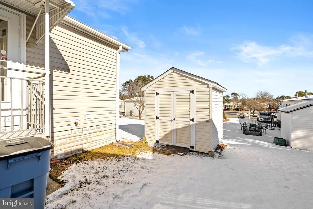 405 MAPLEHURST COURT