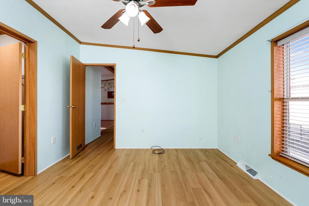 405 MAPLEHURST COURT