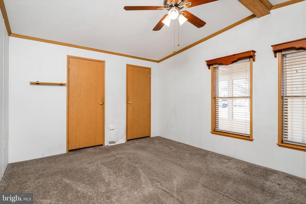 405 MAPLEHURST COURT