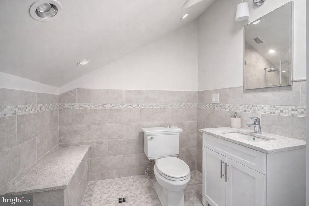 72 FRANCISCO AVE