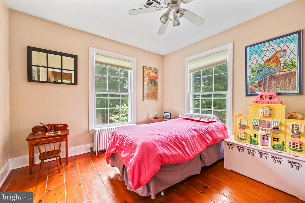 15-17 Crescent Ave