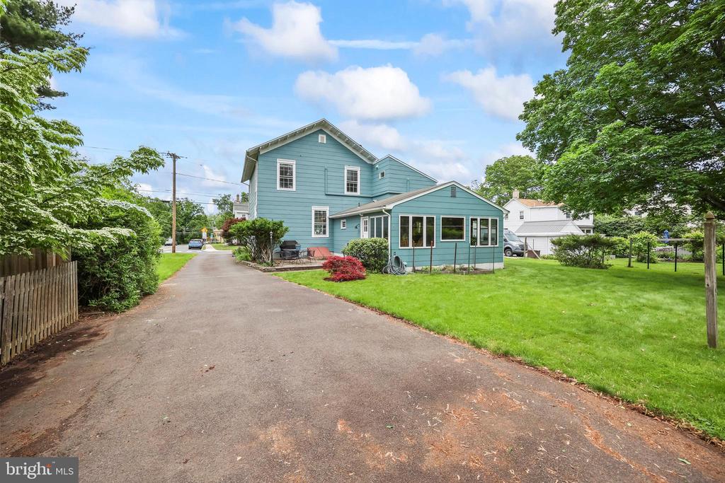 15-17 Crescent Ave