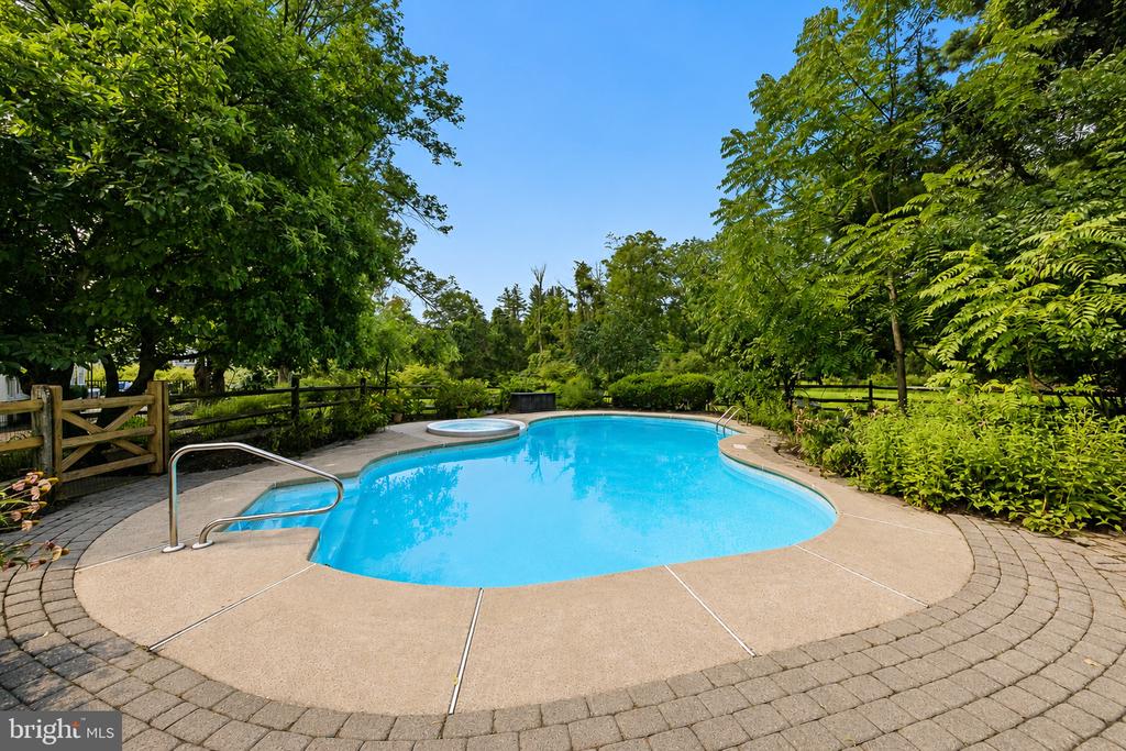 186 FAIRVIEW ROAD