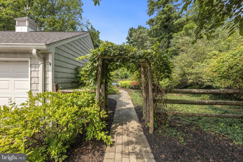 186 FAIRVIEW ROAD