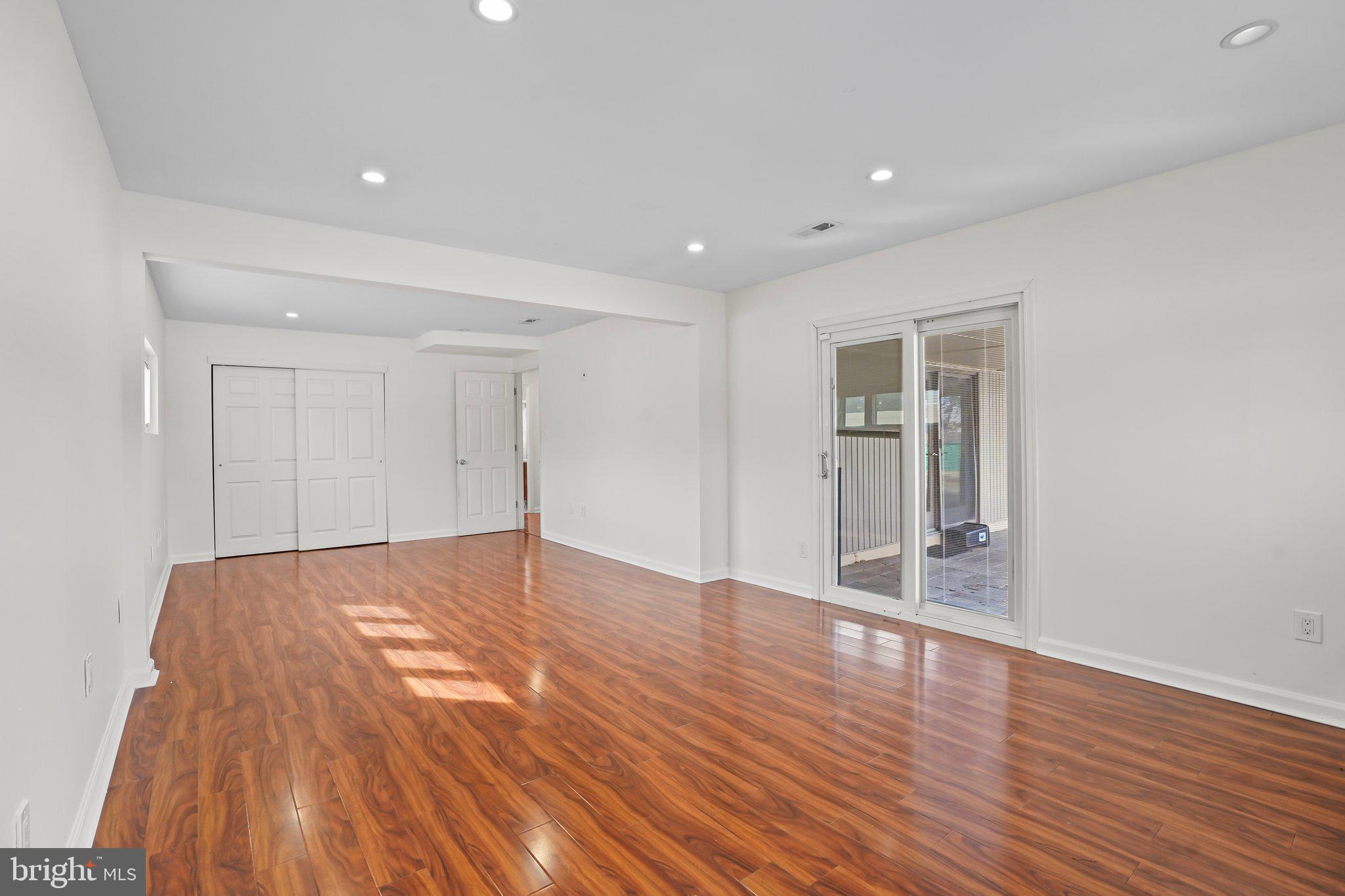 296 Thornridge Dr