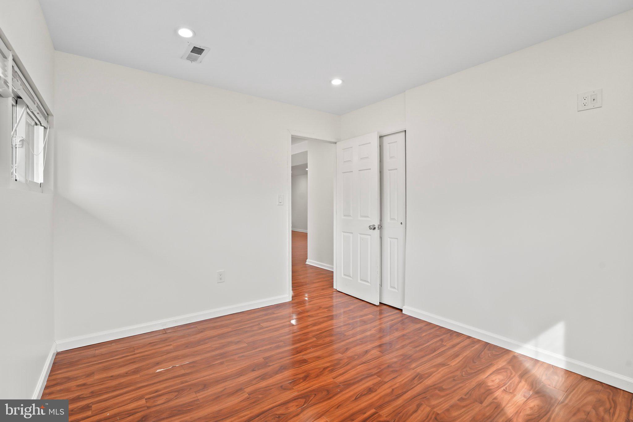 296 Thornridge Dr