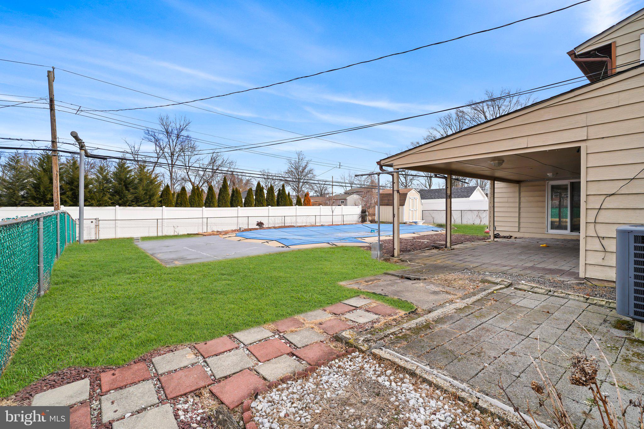 296 Thornridge Dr