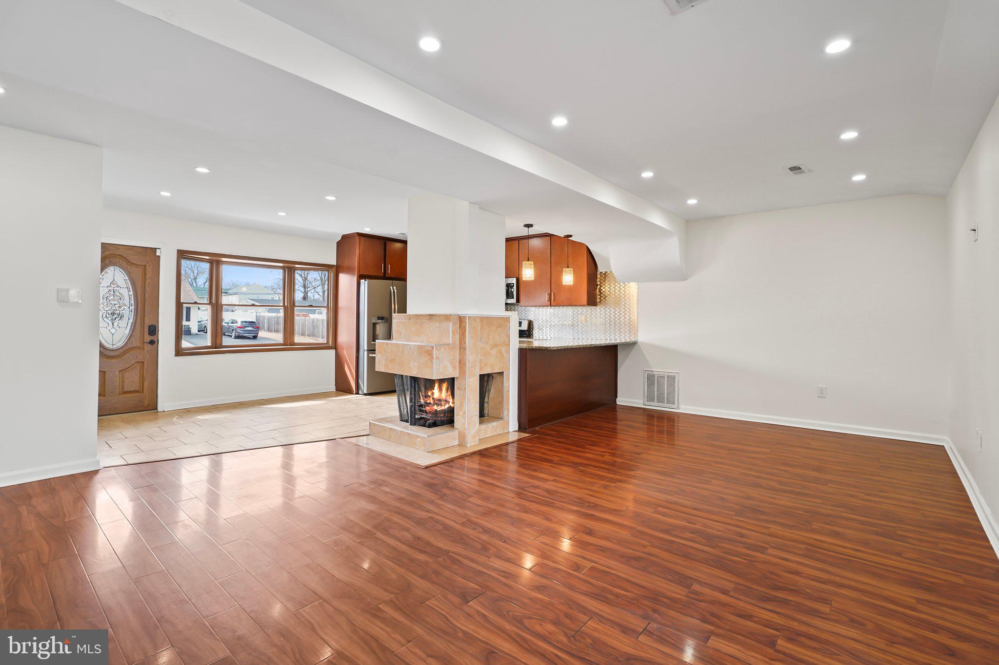 296 Thornridge Dr