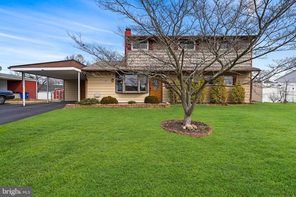 296 Thornridge Dr