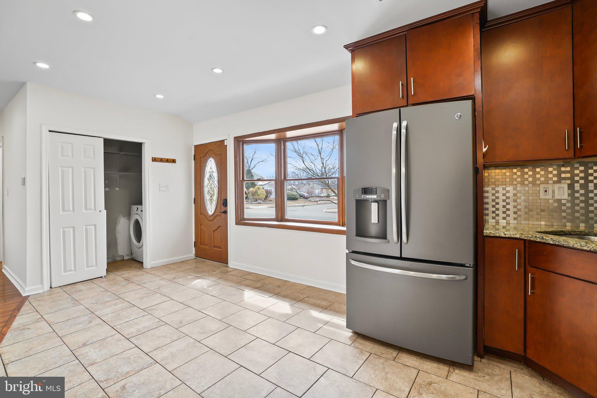 296 Thornridge Dr