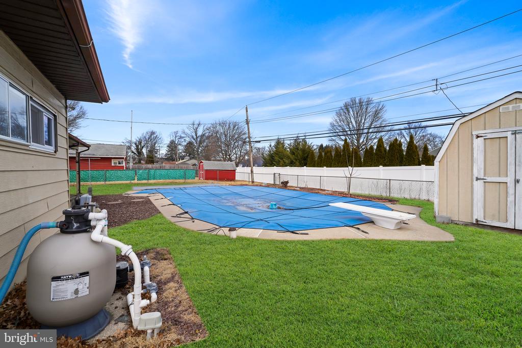 296 Thornridge Dr