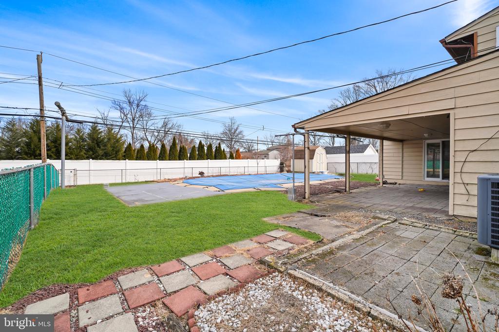 296 Thornridge Dr