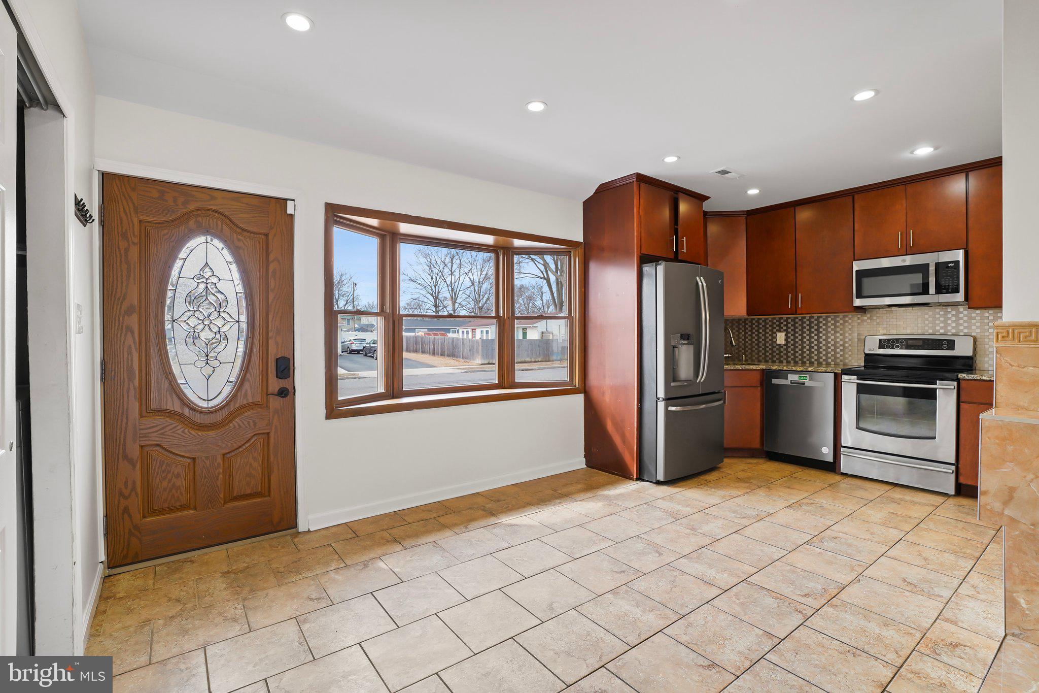 296 Thornridge Dr