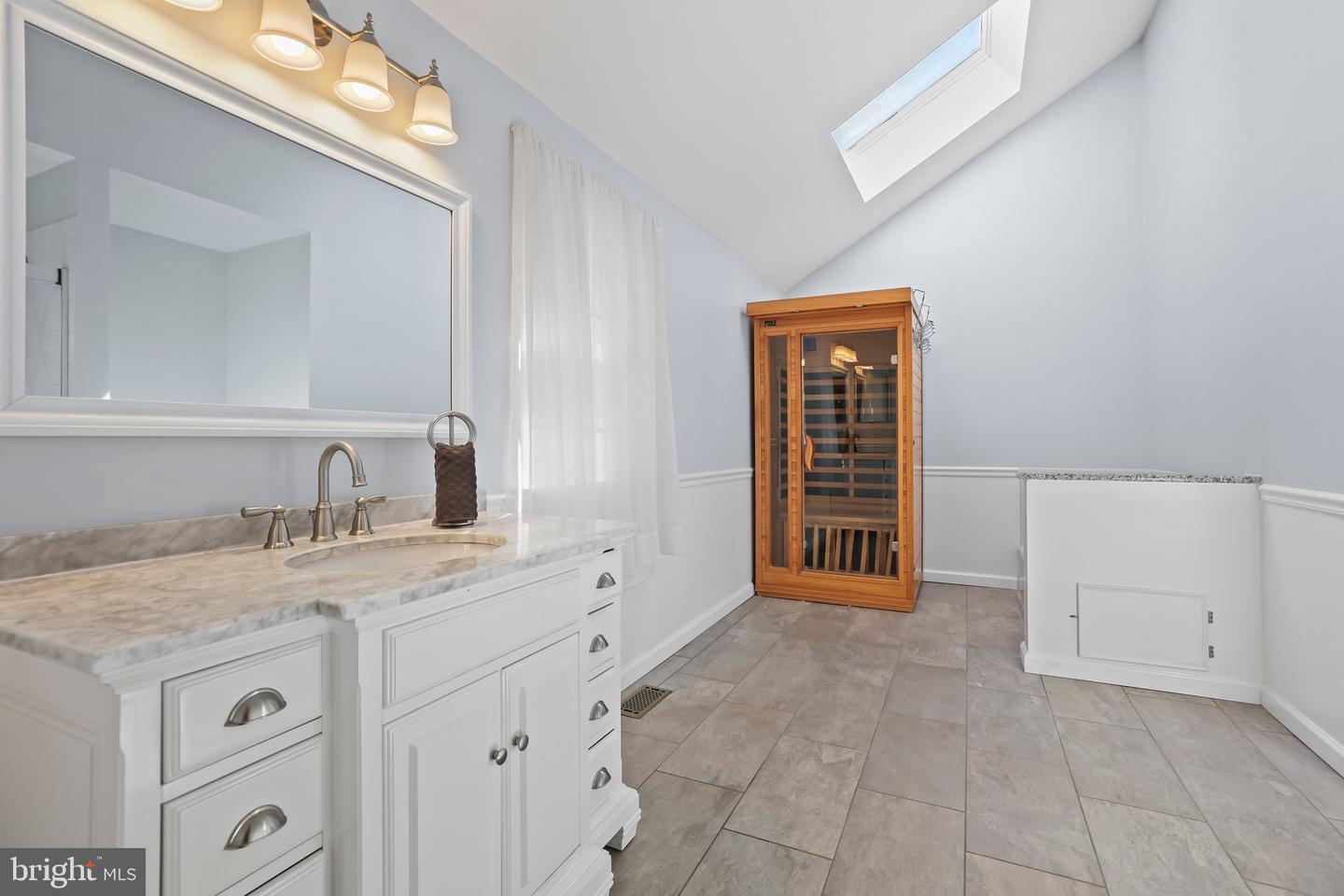 876 Henry Dr