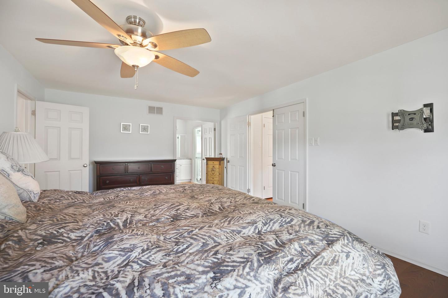 876 Henry Dr