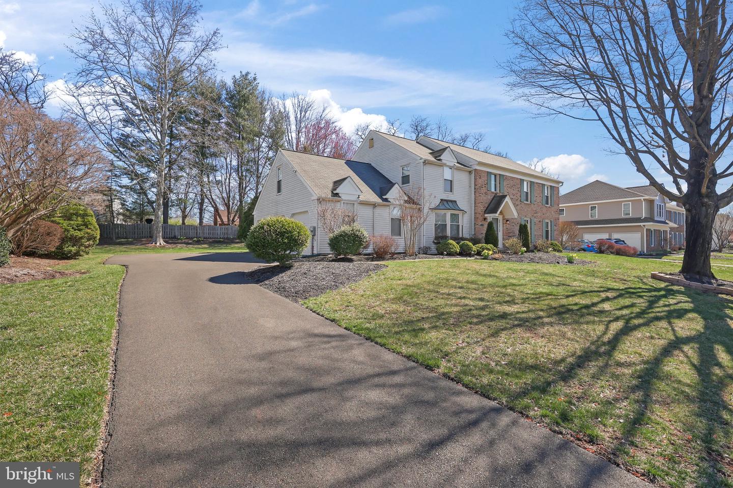 876 Henry Dr