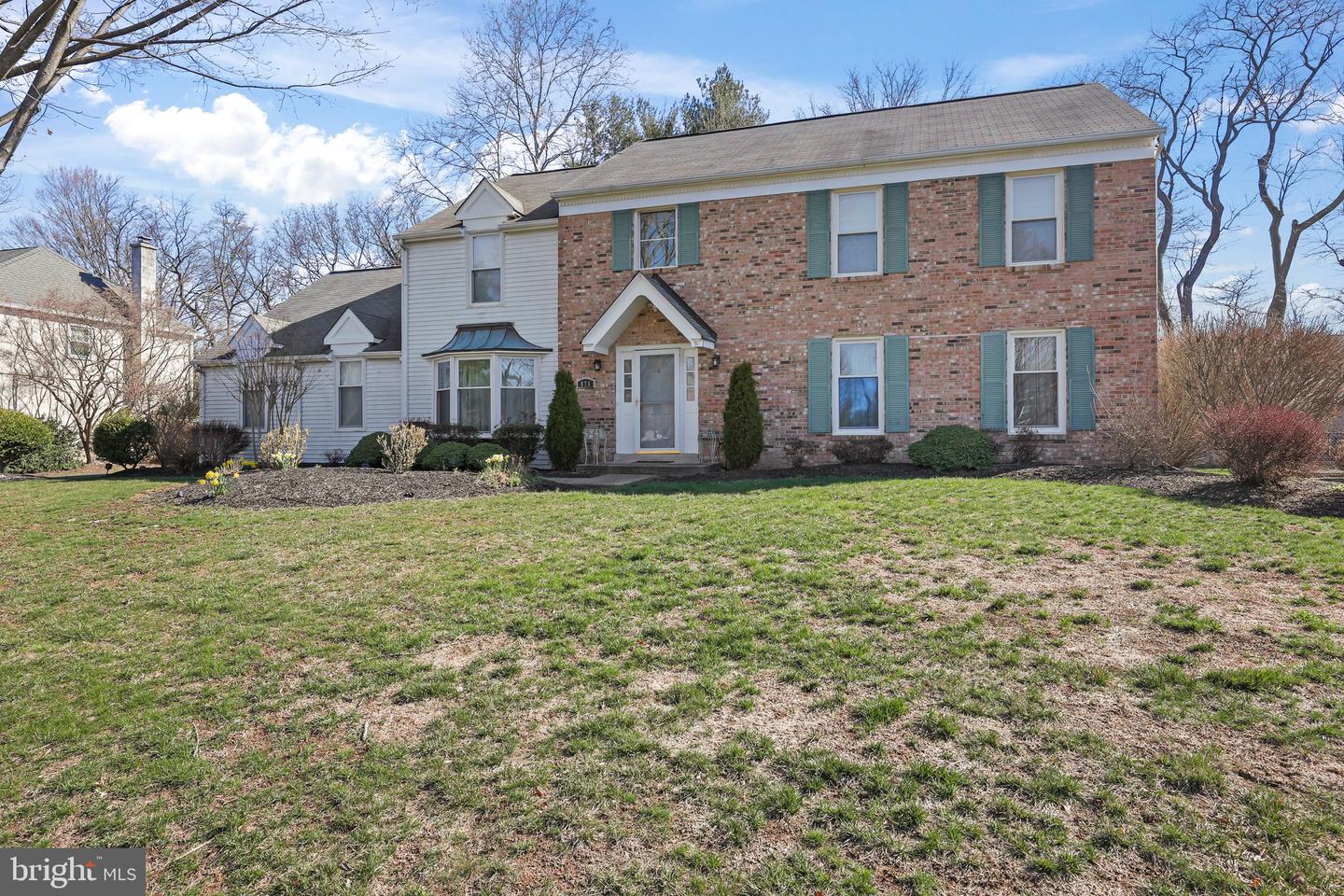 876 Henry Dr