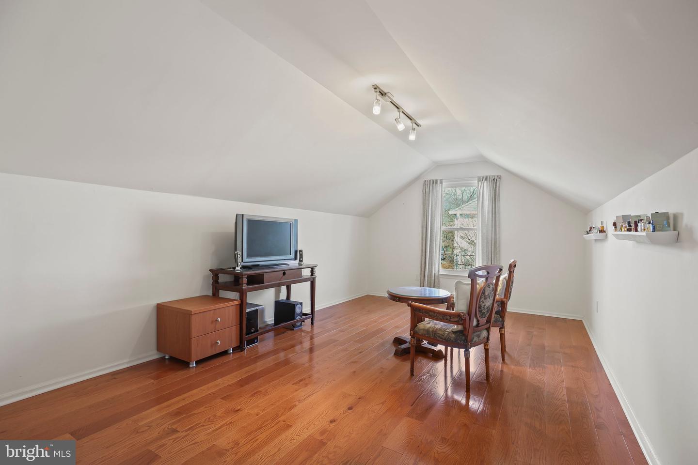 876 Henry Dr