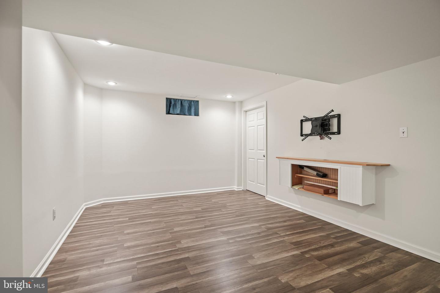876 Henry Dr