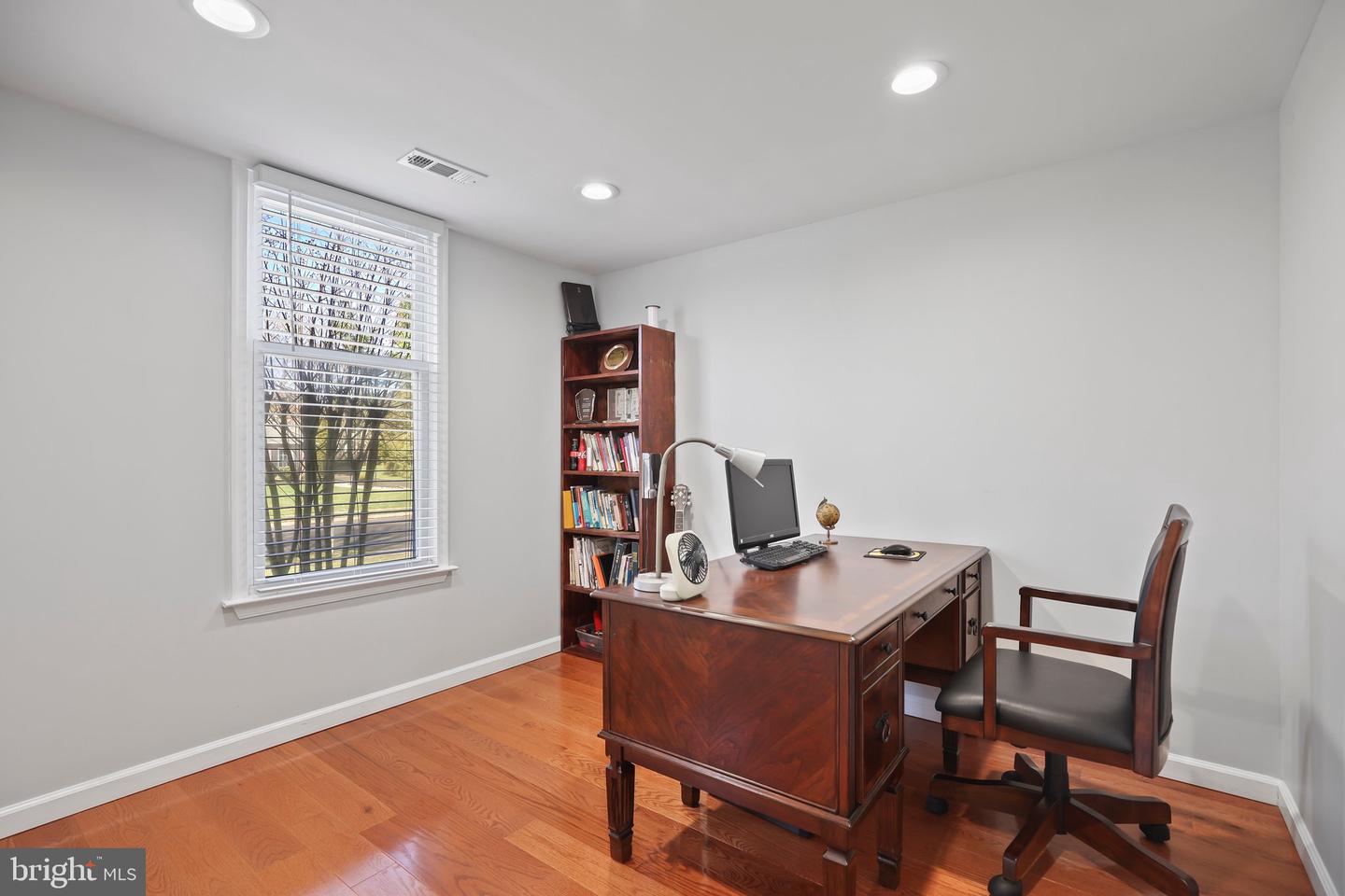 876 Henry Dr