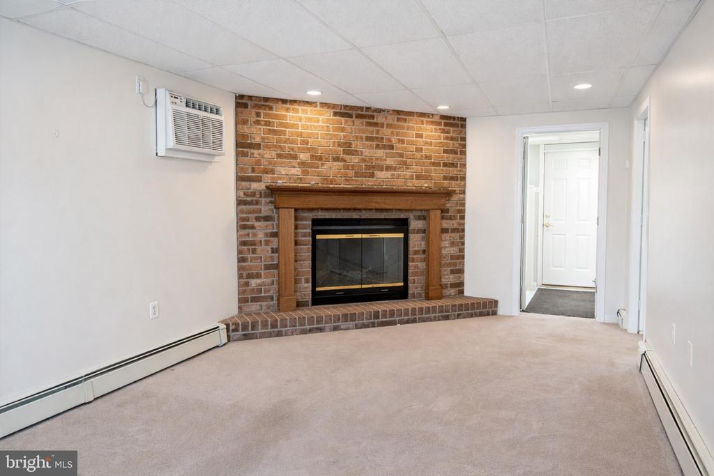 11 JESTER LANE